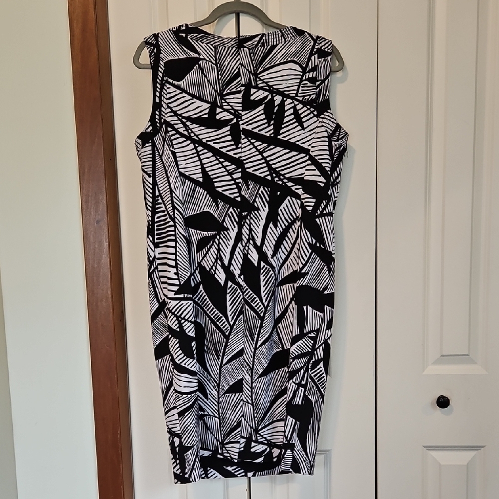 Kasper Black and White Midi Dress with Sophisticated Style - Picture 3 of 10